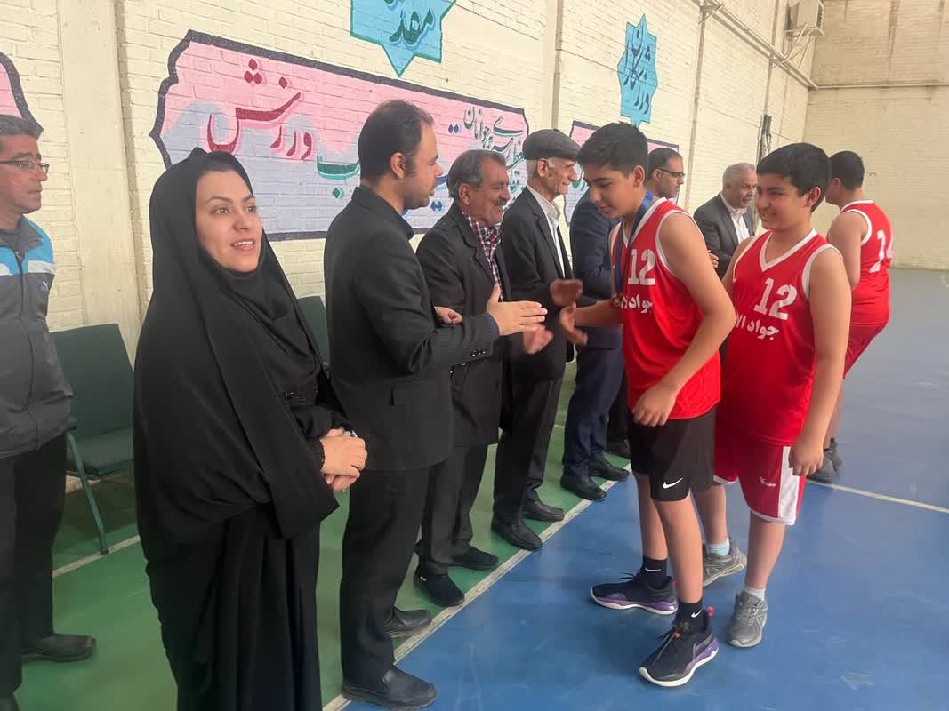 قهرمانی تیم بسکتبال آموزشگاه