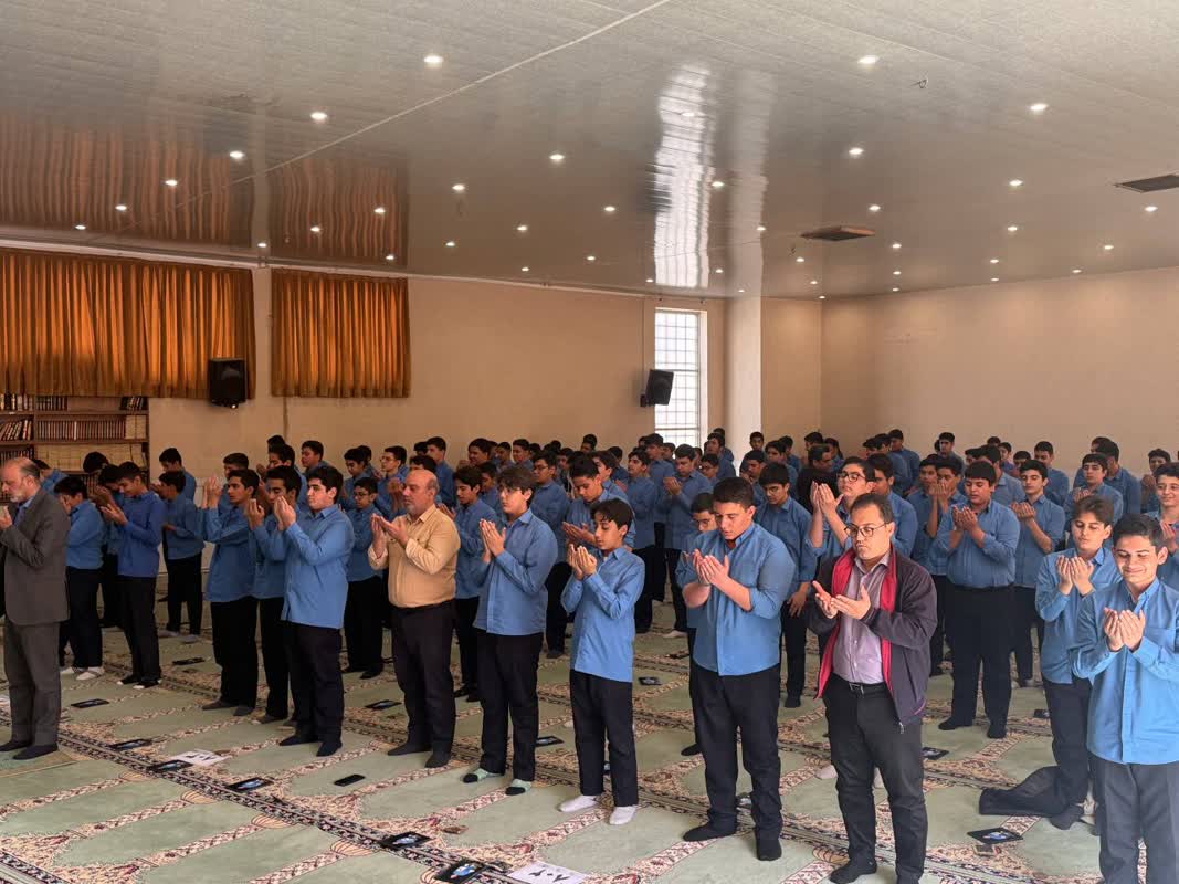 جشن بزرگ عبادت و بندگی پایه هشتم